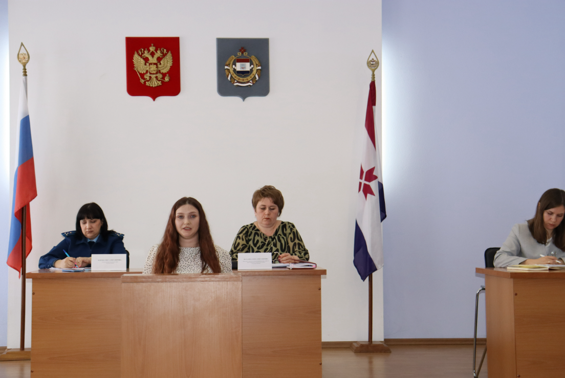 Заседание Комиссии по делам несовершеннолетних